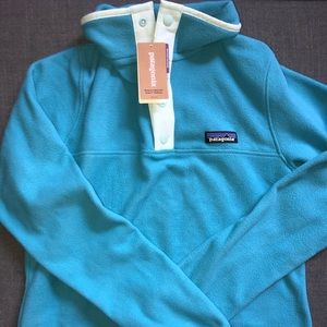 BNWT! Patagonia woman’s micro D snap-T pullover✨